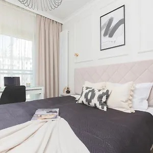 https://mennica-residence-central-apartment-by-renters-prestige.warsawhotelspoland.com